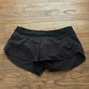 Lululemon black speed shirt size 6